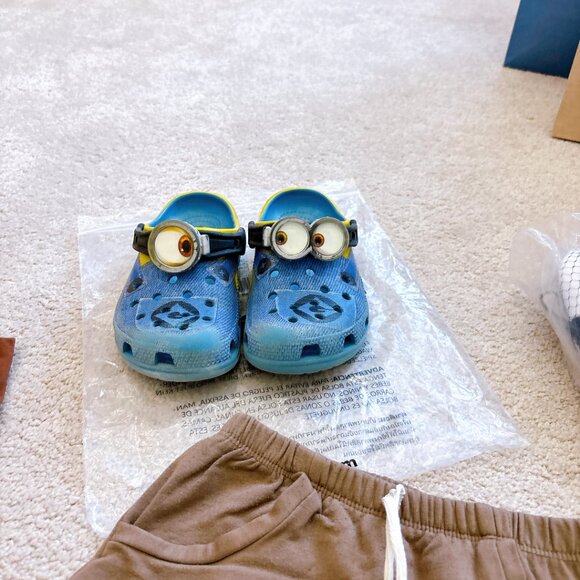 3-5 YEARS OLD BOY CLOTHING, CROCS, SOCCER TOY - Picture 10 of 13